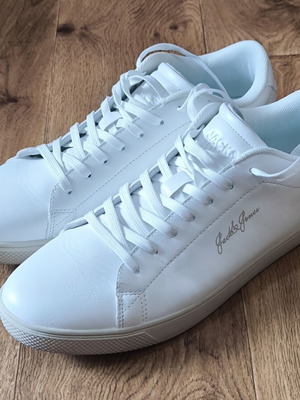 Ανδρικά λευκά sneakers Jack & Jones μέγεθος 45 σαν καινούργια