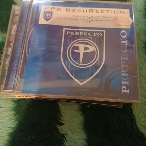Cds like new, genuine