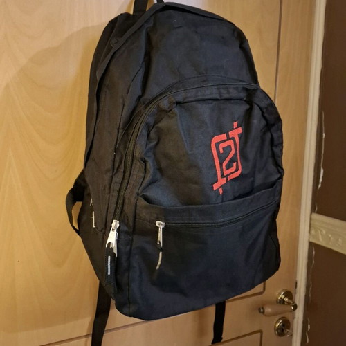 2J bag like new, black with 4 compartments