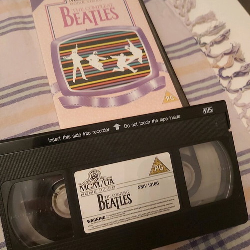The Compleat Beatles Clamshell VHS tape like new, MGM Music 1986
