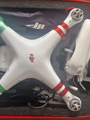 Dji Phantom 4 Standard drone like new with 3 extra batteries and backpack case