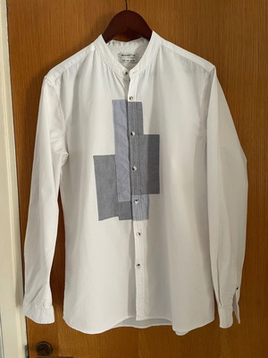 Bread & Buttons men's shirt with mao collar XL like new, white and blue