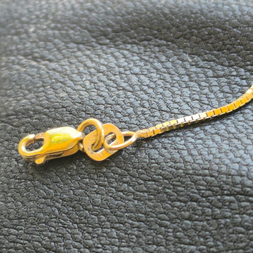 Italian 585 gold necklace like new with stones, 46 cm length