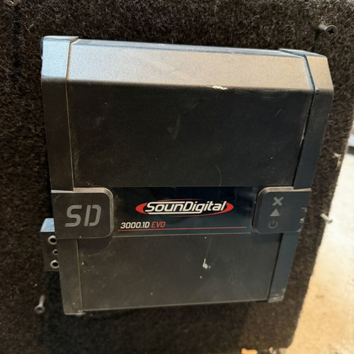 SoundDigital 3000.1D EVO Subwoofer Amplifier like new with minor scratches