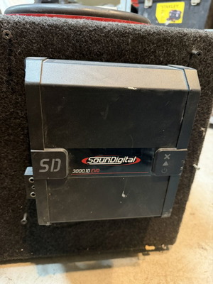 SoundDigital 3000.1D EVO Subwoofer Amplifier like new with minor scratches