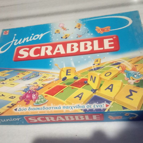 Scrabble Junior board game like new