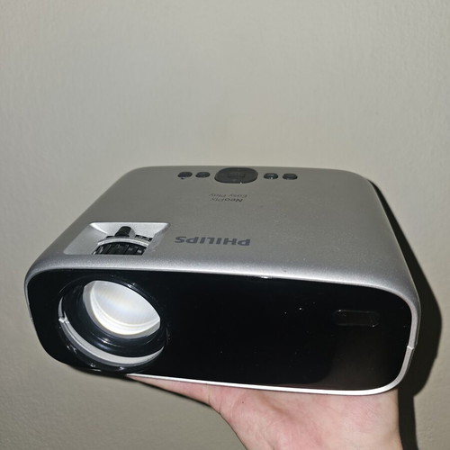Philips NeoPix Easy Play NPX443 projector used