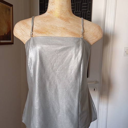 Carlo Colucci women's elastic top size M, like new, silver