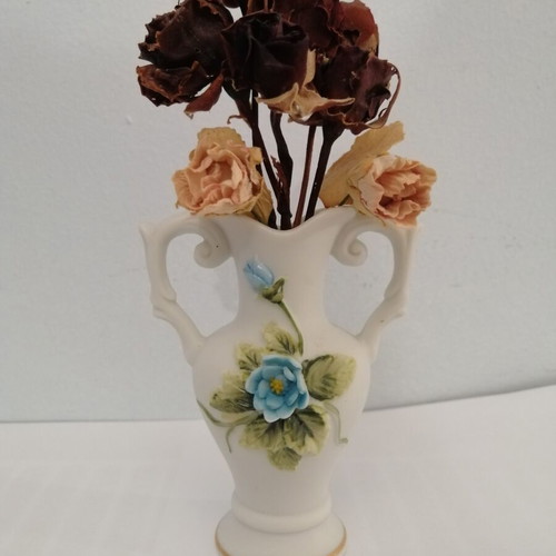 Porcelain vase with dried roses like new, 1986 vintage