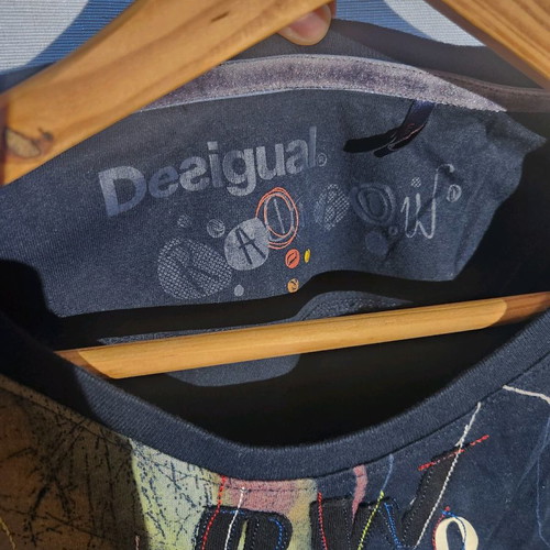 Desigual Short-Sleeve T-Shirt like New with Embroidered Designs