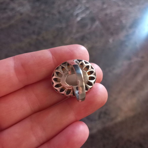 Silver ring with mother-of-pearl stone like new, size 13