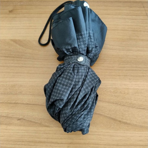 Umbrella with extension black with patterns like new