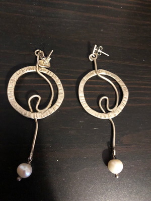 Handmade silver earrings like new with pearl