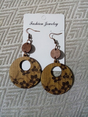 Wooden earrings new, beige and brown, very light