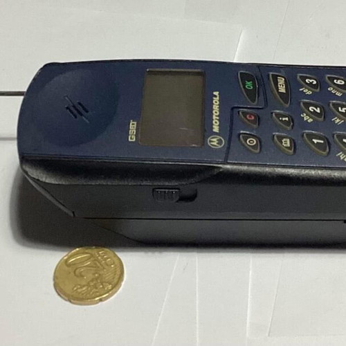 Motorola 6200 Flore used, blue, the “brick” phone