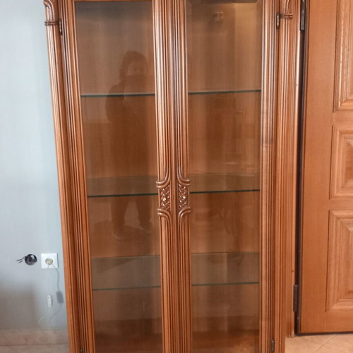 Showcase like new condition