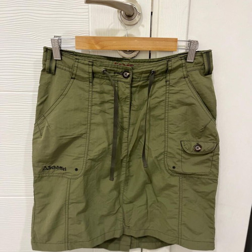 Schoffel Cargo Skirt like new, utility pockets, size UK10, green
