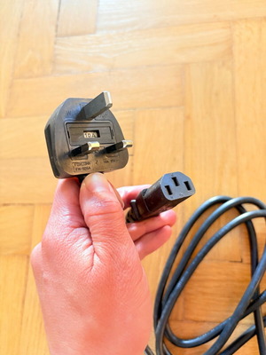 Power cable Type G to IEC C13 Foxconn like new, 1.8m length