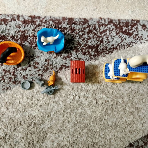 Playmobil cats and various accessories like new