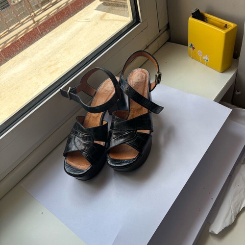 Chiara Chie Mihara black heels like new, size 39