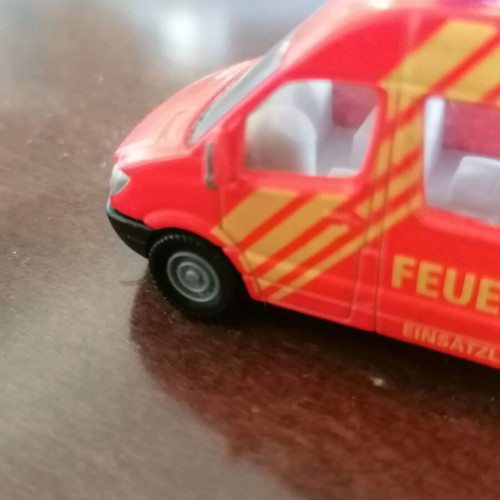 siku German ambulance