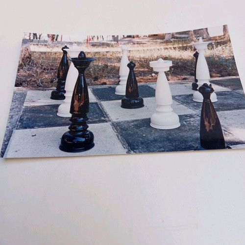 Floor chess new with 32 metal figures