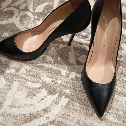 Mourtzi black leather pumps size 38
