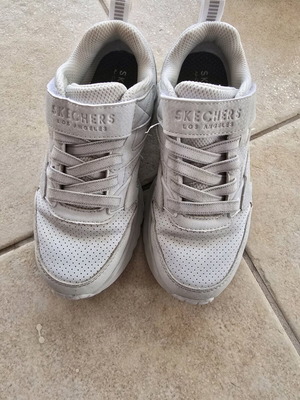 Skechers αθλητικά αγοριού σαν καινούργια, νούμερο 30, άσπρα
