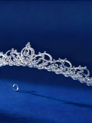 Bridal tiara with crystal silver rhinestones unused
