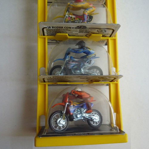 Guisval Enduro/Moto Cross Motorcycles, pack of 5 mini 1:22 scale models