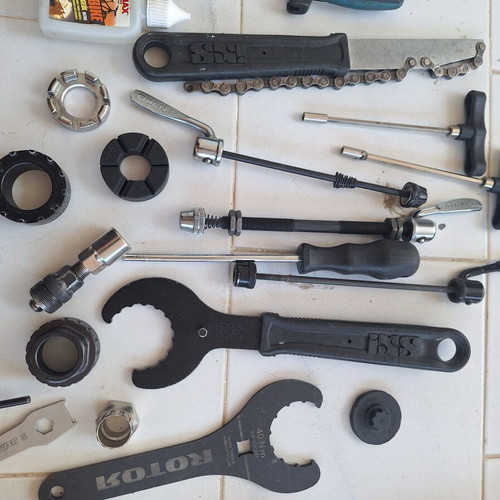 Bicycle tools set with IXS, Rotor, Campagnolo, Fulcrum parts