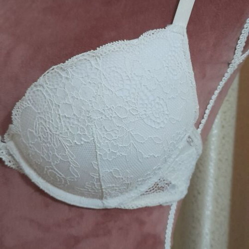 H&M White/Cream Lace Push-Up Bra Size 70B Like New