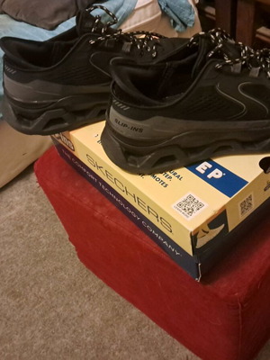 Skechers slip-ins sports shoes like new, size 44, black