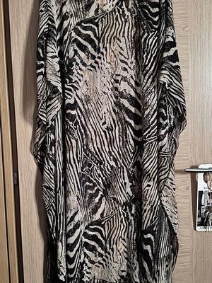 Oversize animal print kaftani with transparency like new