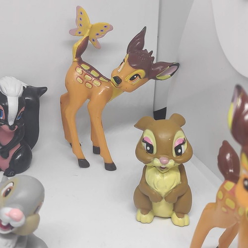Bambi Disney figure set like new, 7 pieces