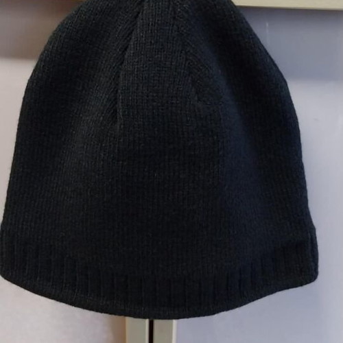 Hat with fur lining black, new