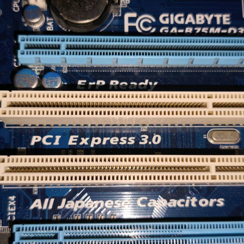 Μητρική πλακέτα LGA 1155 με Intel Core i5-2400 και RAM Corsair μεταχειρισμένη