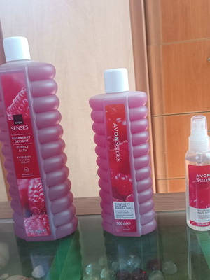 Avon Senses Raspberry Delight bubble bath and body spray set new