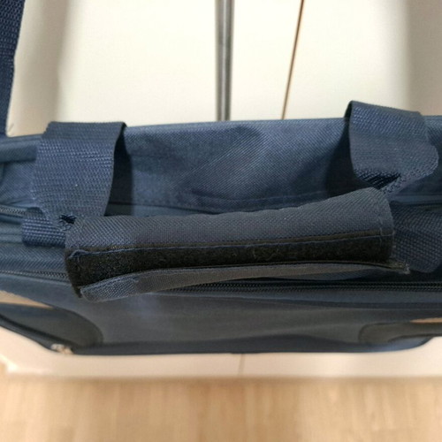 Blue laptop bag like new, hand and shoulder carry
