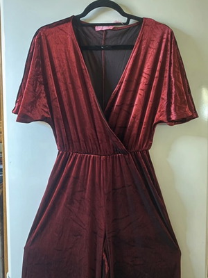 Pink Woman festive jumpsuit size M like new, burgundy velour