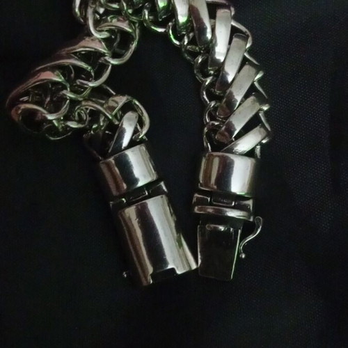 Hand chain with safety clasp Italian brand n10 22cm new silver