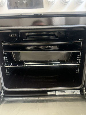 Hyundai kitchen oven like new