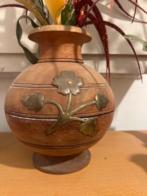 Handmade wooden vase like new with brass decorative flowers