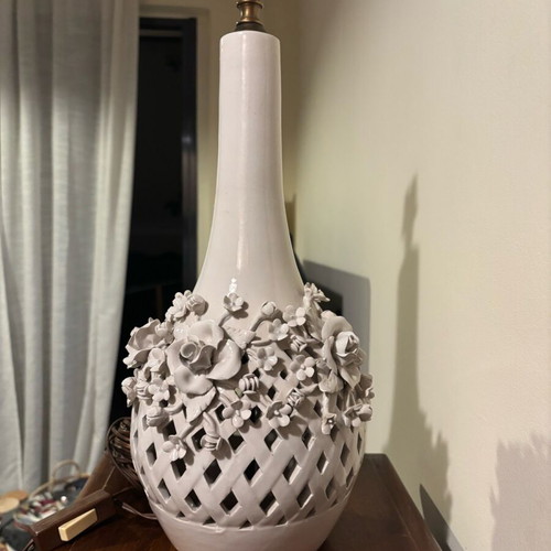 Capodimonte handmade table lamp used in excellent condition