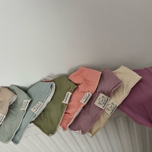 Set of 8 bio cotton drool bibs like new, soft