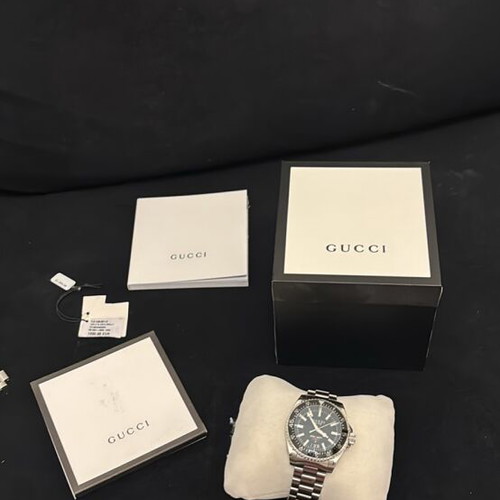 Gucci wristwatch like new, gray, men's