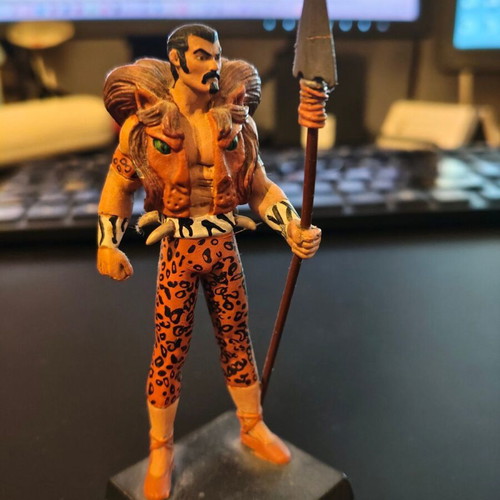 Eaglemoss Marvel Classic Kraven refurbished figurine with Greek magazine