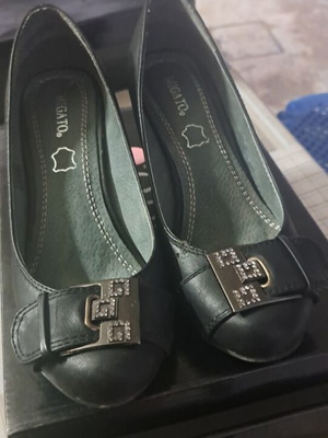 Migato leather pumps size 38, black