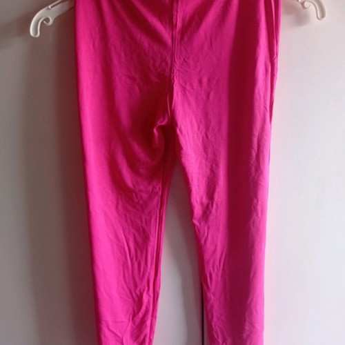 In fashion short leggings in fuchsia color new
