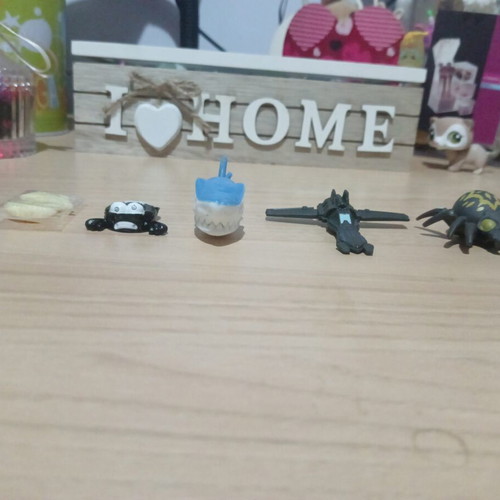 Zuru 5 Mini Brands Boys Edition Set of 4 Figures like new